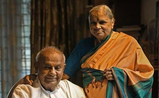 DEVEGOWDA-TWEETS-COVID-POSITIVE-HE-AND-HIS-WIFE