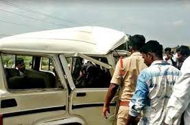 FOUR-POLICE-DIED-IN-SRIKAKULAM-ROAD-ACCIDENT