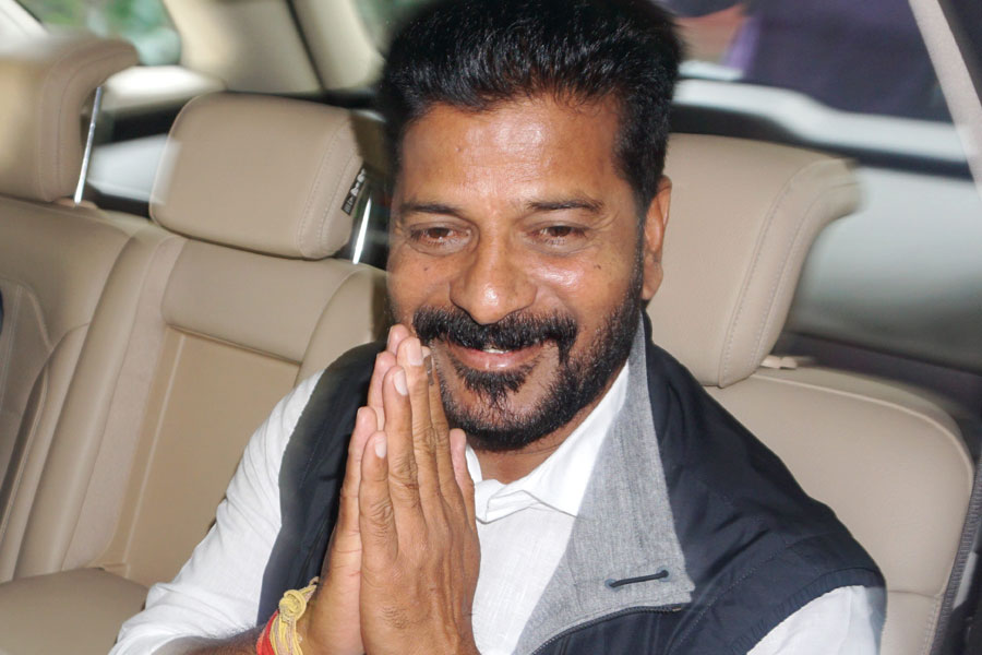 DELHI-BOUND:-REVANTH'S-DCC-POWER-PLAY
