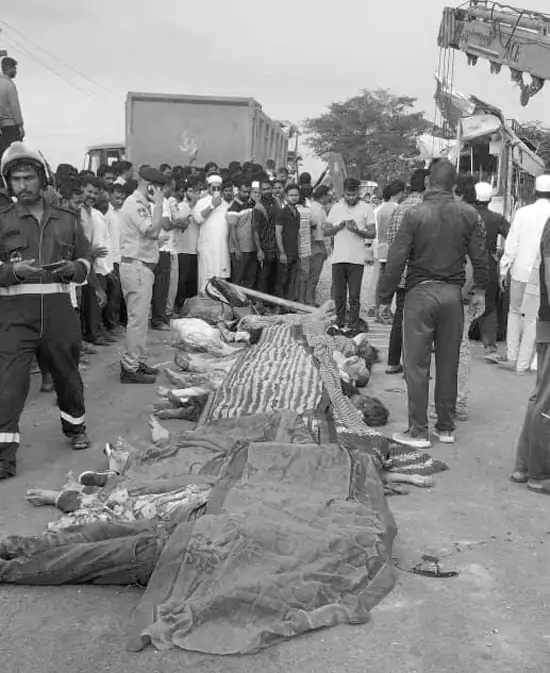 GRAVEL TRUCK RAMS RTC BUS – 17 KILLED