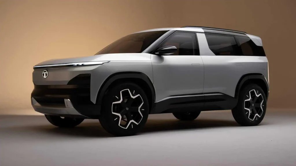 SIERRA-REBORN:-TATA'S-SUV-REVIVAL-SPARKS-NOSTALGIA-AND-BUZZ