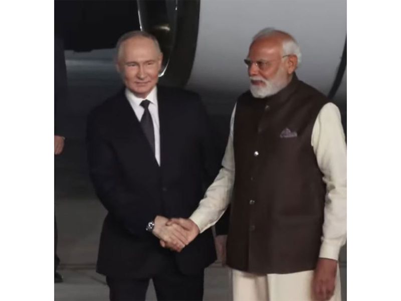 PM Modi Welcomes President Putin on India Arrival