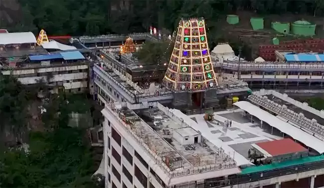 Power Cut Hits Vijayawada's Kanaka Durga Temple Over Dues